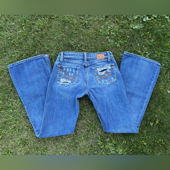 BKE Denim Flare Jeans Womens 30W 32L Distressed Embroidered Blue Low Rise Y2K - Picture 1 of 12
